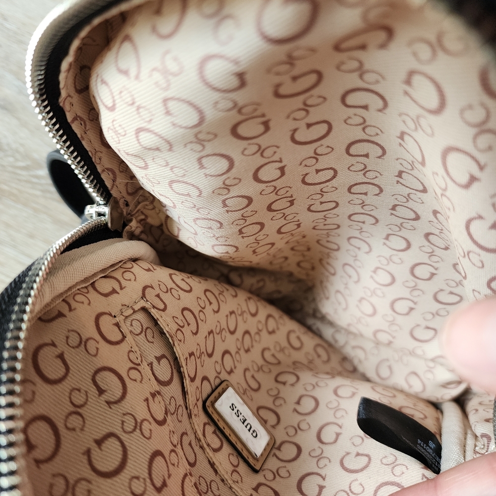 Guess Matte Black Rectangular Crossbody - image 6